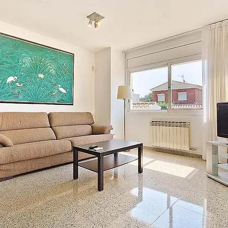 R11 Casa Blanca Con Gran Jardin Y Piscina Calafell