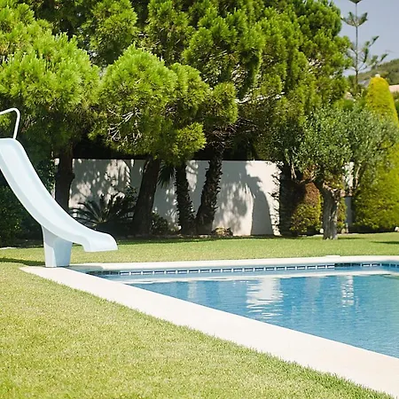 R11 Casa Blanca Con Gran Jardin Y Piscina Villa *